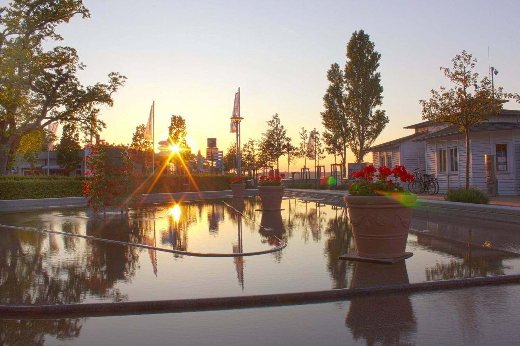 Balkon, Gratis Nutzung Vom Ahoi Erlebnisbad Und Sauna In Sellin - Villa Karola Fewo 09 Goehren  Extérieur photo